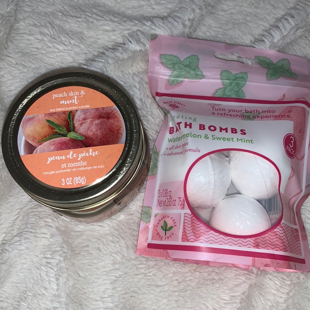 Scented candle and bath bomb bundle